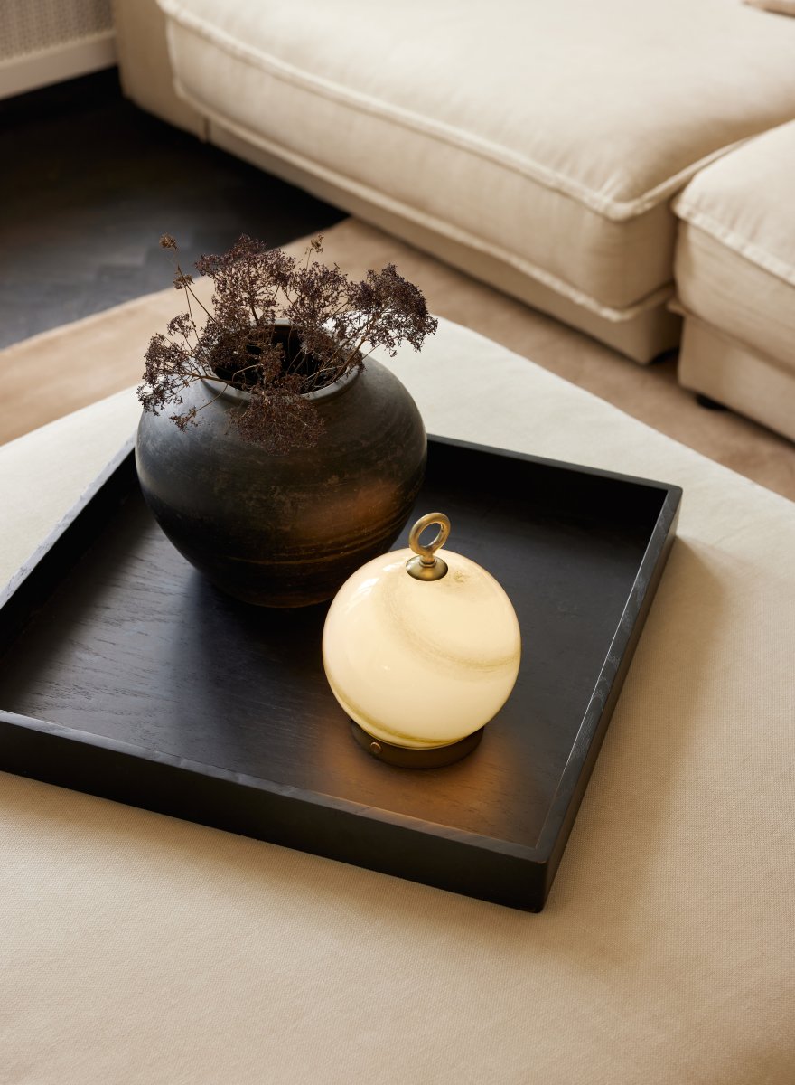 Stockholm 20cm Gris portable De Halo Design - Grâce à la fonction de gradation, il est polyvalent et adapté à toutes les occasions, ce qui en fait un détail de décoration intérieure élégant et pratique.
