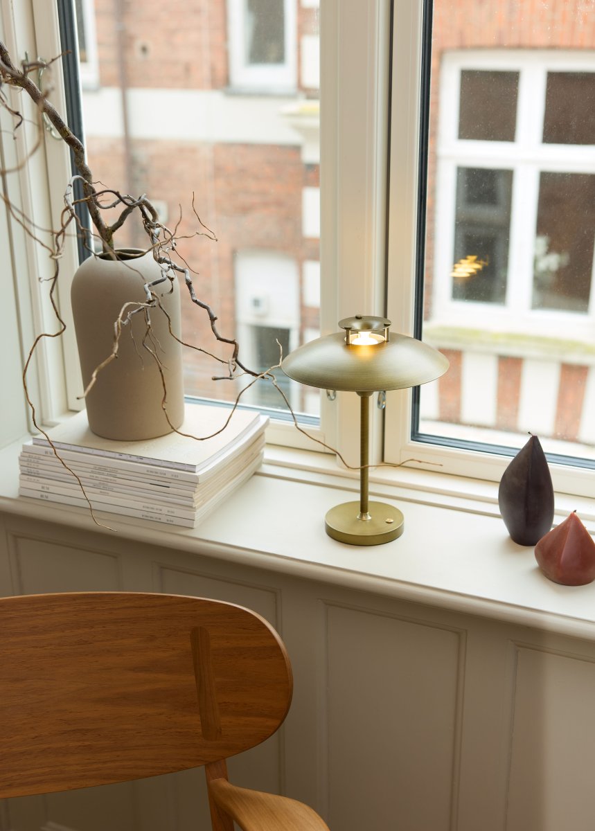 Stepp One-Two -Three 30cm Antique portable De Halo Design - La lampe a un indice de protection IP45 et est donc protégée contre l'humidité et la poussière.