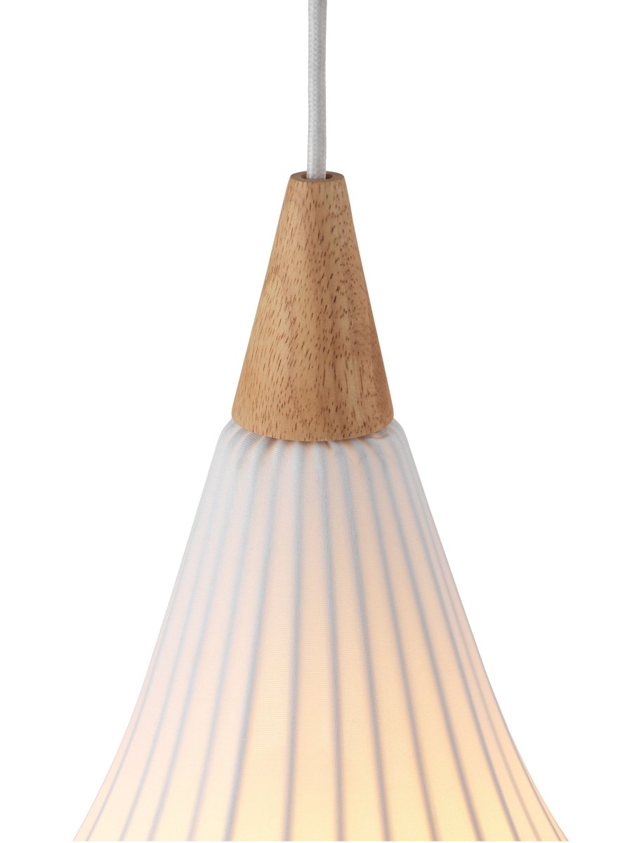 Drops Ø17 Blanc suspension De Halo Design - Il est recommandé d'en placer plusieurs en rangée ou en groupe au-dessus de la table à manger.