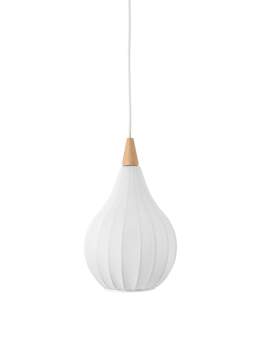 Drops Ø23 Blanc suspension De Halo Design - La combinaison du bois, du textile et du métal crée une belle atmosphère dans la pièce.