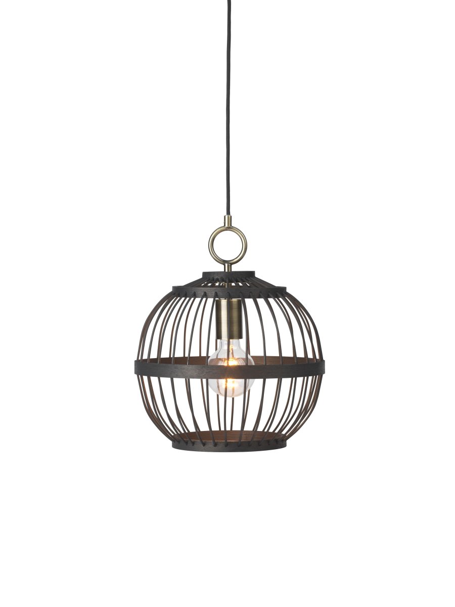 Stockholm Nordic Ø30 Noir suspension De Halo Design - Le plafonnier Stockholm est une solution d'éclairage élégante et unique qui combine des matériaux naturels avec un design moderne.