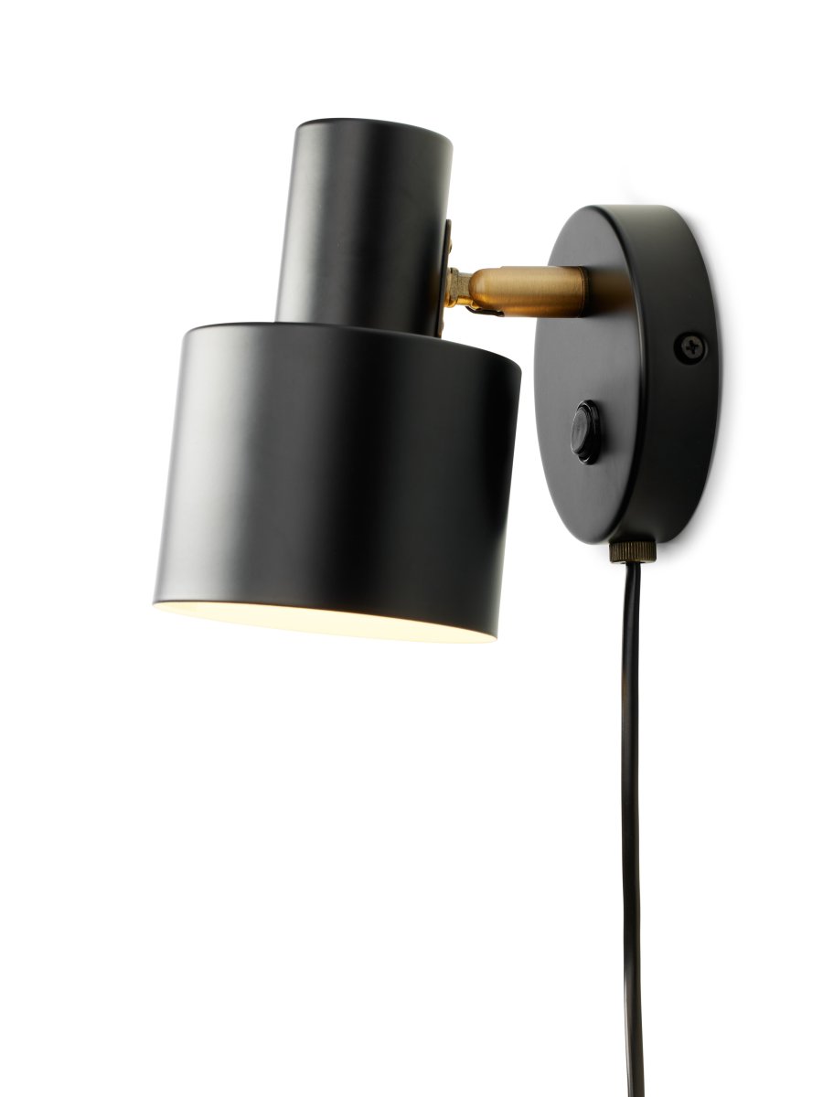 Vogue Noir lampe de lecture De Halo Design - Vogue est le choix élégant pour tous ceux qui recherchent une lampe qui met en valeur l'intérieur et remplit une fonction pratique.