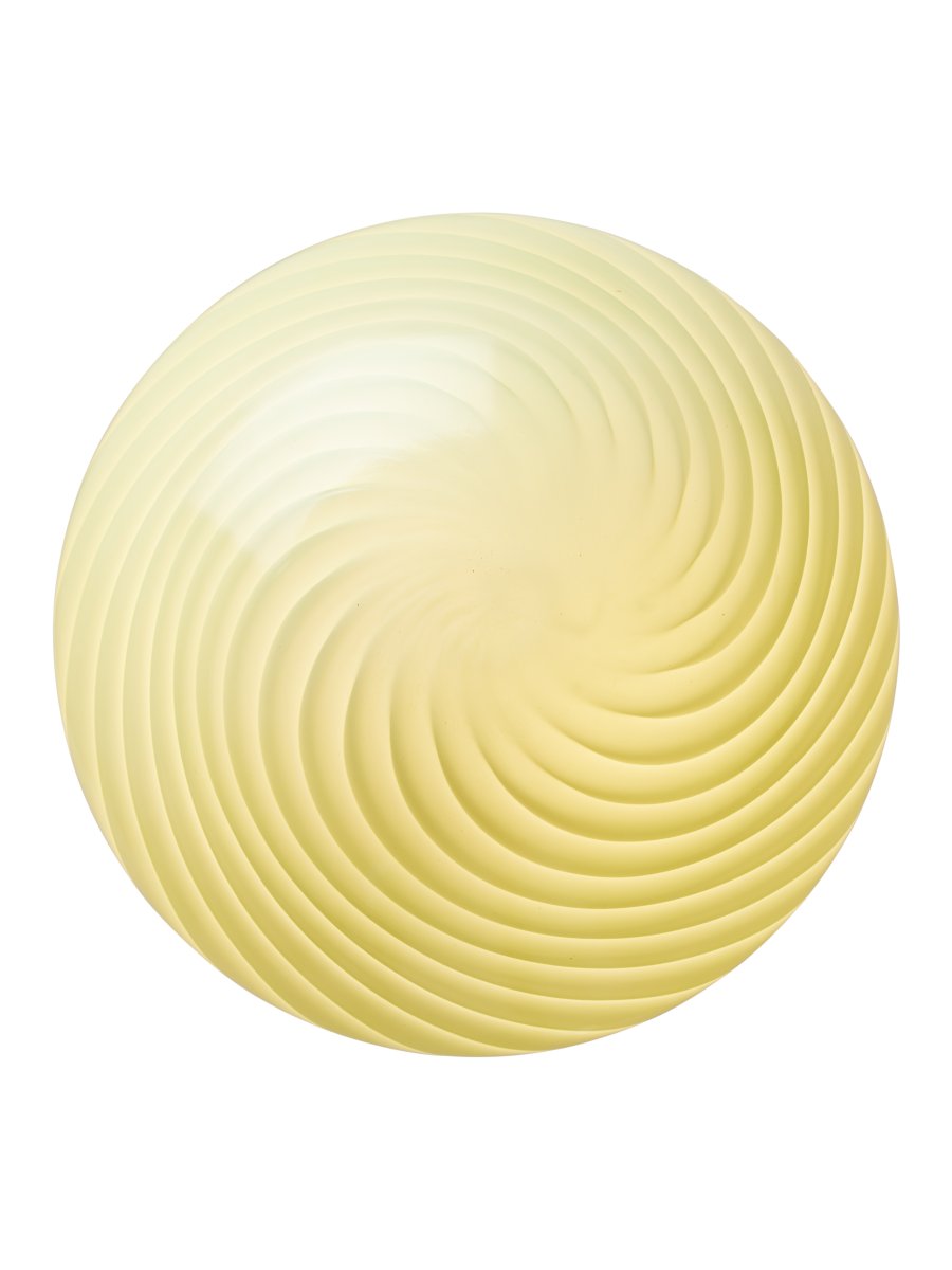 Mini Mush 17cm Olive lampe de table De Halo Design - L'abat-jour unique en forme de vague offre une répartition de la lumière douce et agréable et est parfait pour créer une atmosphère chaleureuse dans n'importe quelle pièce.