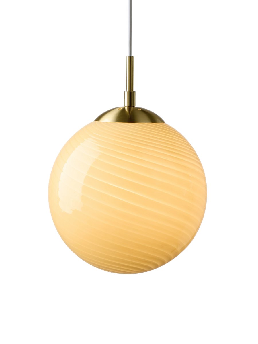 Candy Ball Ø25 Blanc crémeux suspension De Halo Design - Son abat-jour rond en verre blanc crème soufflé à la bouche est orné d'un motif tourbillonnant qui lui confère un caractère unique.