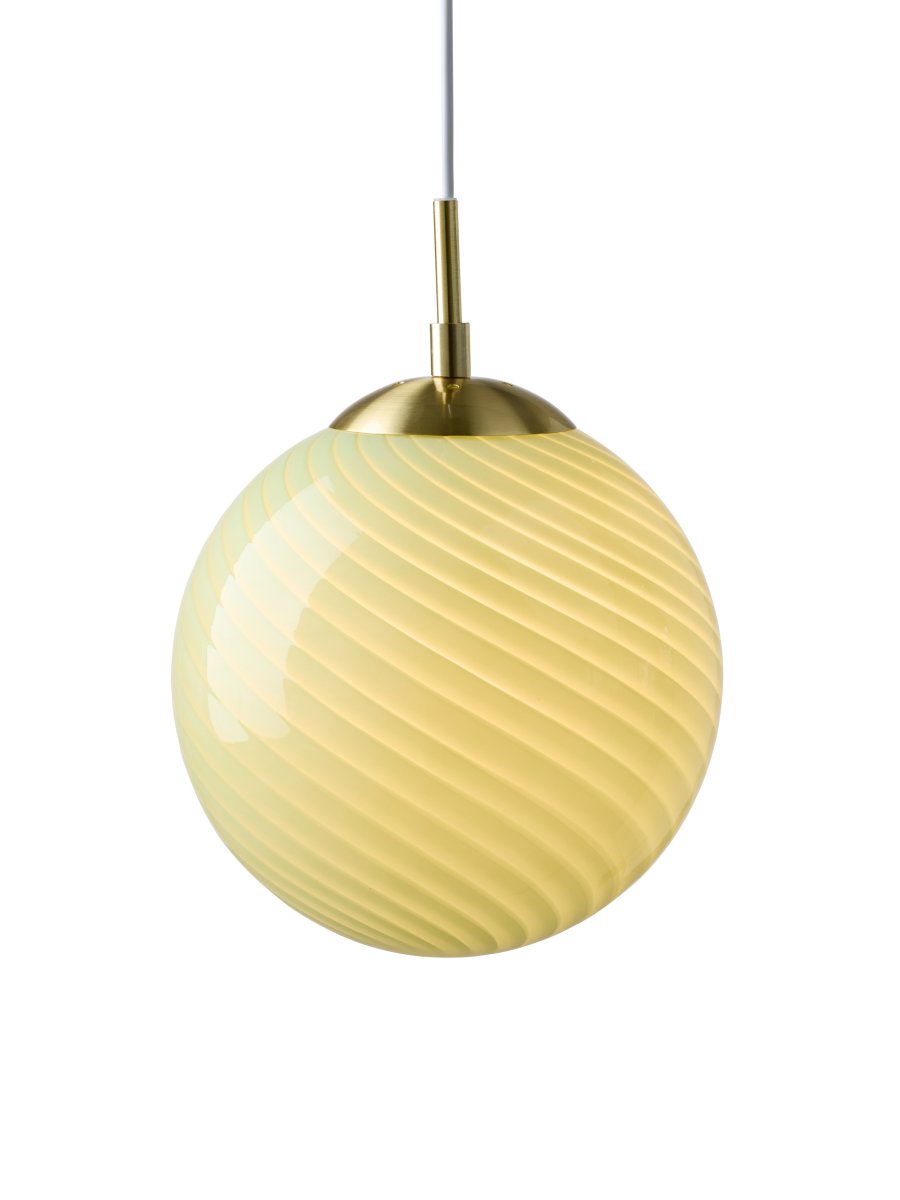  Candy Ball Ø25 Vert suspension De Halo Design - Son abat-jour rond en verre vert souffl&eacute; &agrave; la bouche pr&eacute;sente un motif tourbillonnant d&eacute;coratif, conf&eacute;rant &agrave; la lampe un caract&egrave;re unique.