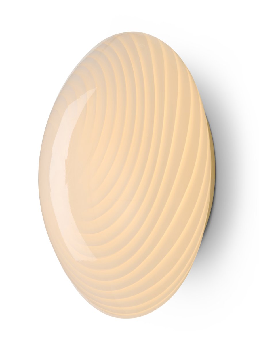 Candy Ø30 Blanc plafonnier De Halo Design - Candy est un plafonnier élégant qui allie un savoir-faire exceptionnel à un design moderne.