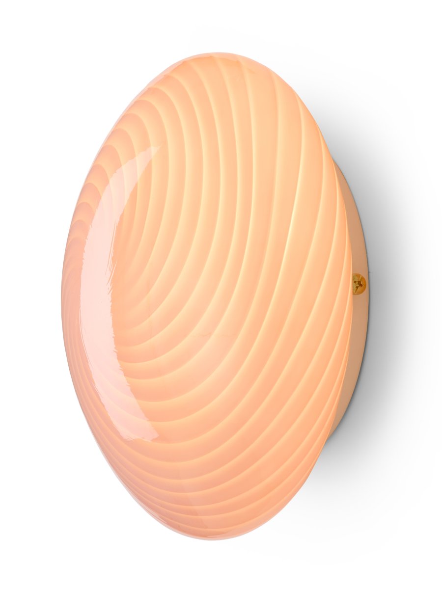 Candy Ø30 Rose plafonnier De Halo Design - Candy est un plafonnier élégant qui allie un savoir-faire exceptionnel à un design moderne.