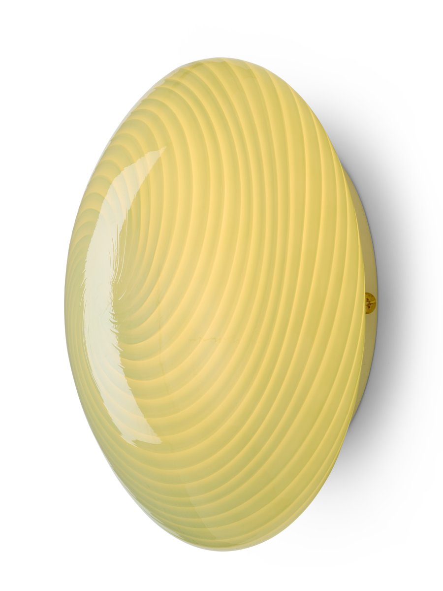 Candy Ø30 Vert plafonnier De Halo Design - Candy est un plafonnier élégant qui allie un savoir-faire exceptionnel à un design moderne.