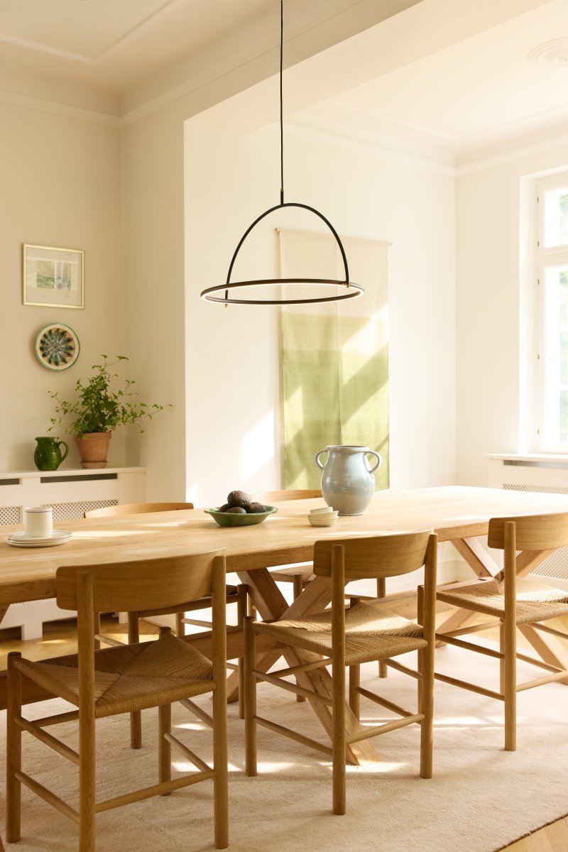 Tilt Ø60 Noir suspension De Halo Design - Grâce à son variateur intégré à 3 niveaux, la luminosité se règle aisément à l'aide d'un interrupteur mural standard – aucun variateur externe n'est nécessaire.