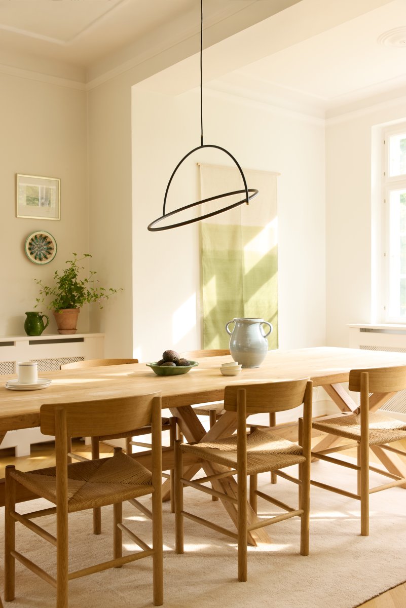Tilt Ø60 Noir suspension De Halo Design - Grâce à son variateur intégré à 3 niveaux, la luminosité se règle aisément à l'aide d'un interrupteur mural standard – aucun variateur externe n'est nécessaire.