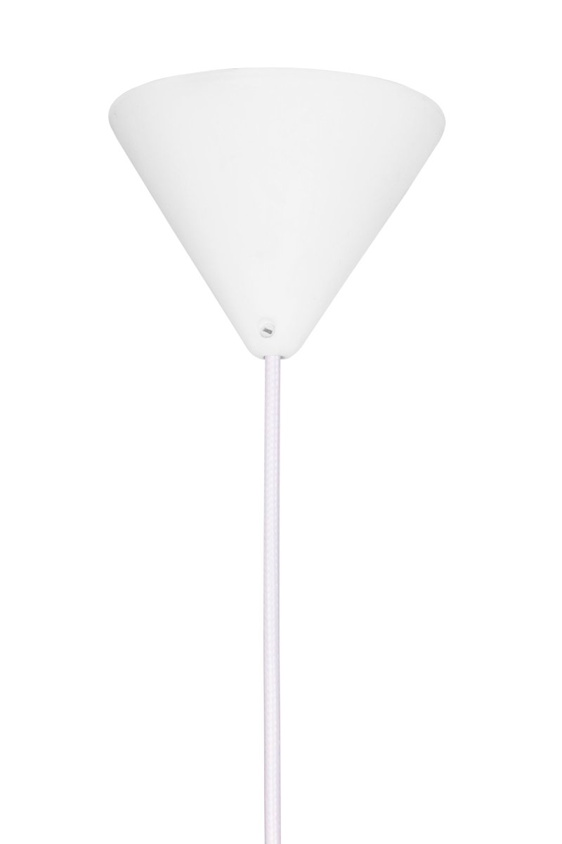 Yokohama Ø30 Nature suspension De Globen Lighting - Le luminaire est dot&eacute; d'un c&acirc;ble textile torsad&eacute; blanc de 120 cm de long et d'un bo&icirc;tier de plafond en plastique blanc.