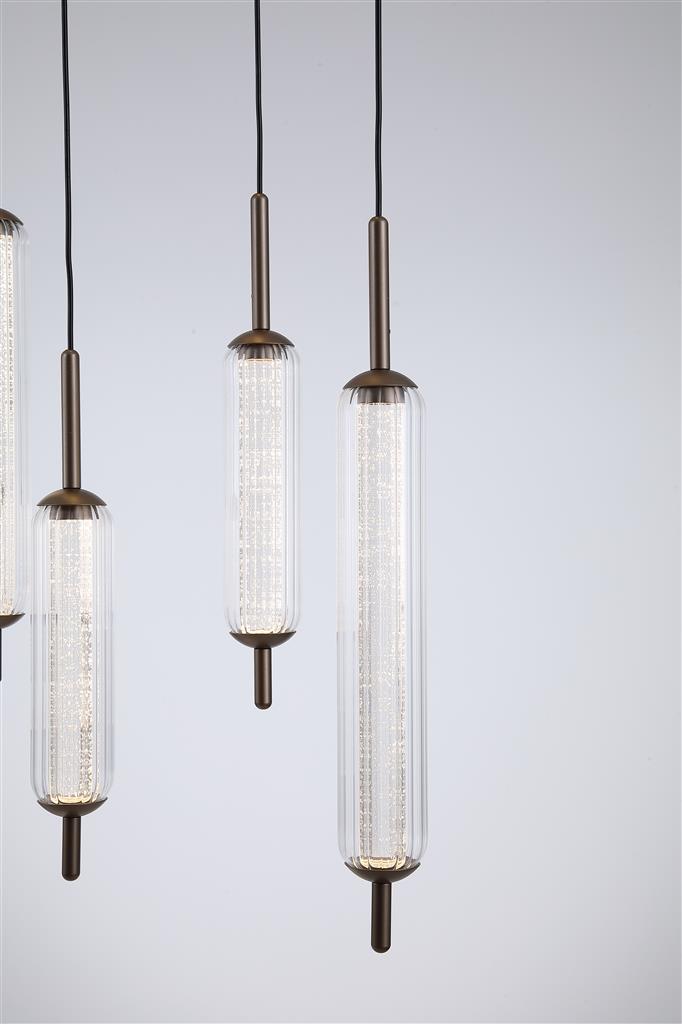 Cattail 85cm Brun suspension De Searchlight - L'&eacute;clairage LED int&eacute;gr&eacute; aux abat-jour diffuse une lumi&egrave;re blanche et chaude, cr&eacute;ant une ambiance accueillante.
