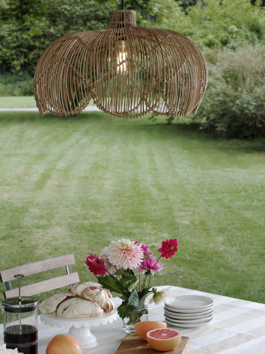 Belle Ø53 Nature De PR Home - Fabriqu&eacute;e &agrave; partir de mat&eacute;riaux naturels, la lampe peut pr&eacute;senter des variations de couleur et de forme, et sa couleur peut &eacute;voluer avec le temps, ce qui fait partie de son charme et de son authenticit&eacute;.