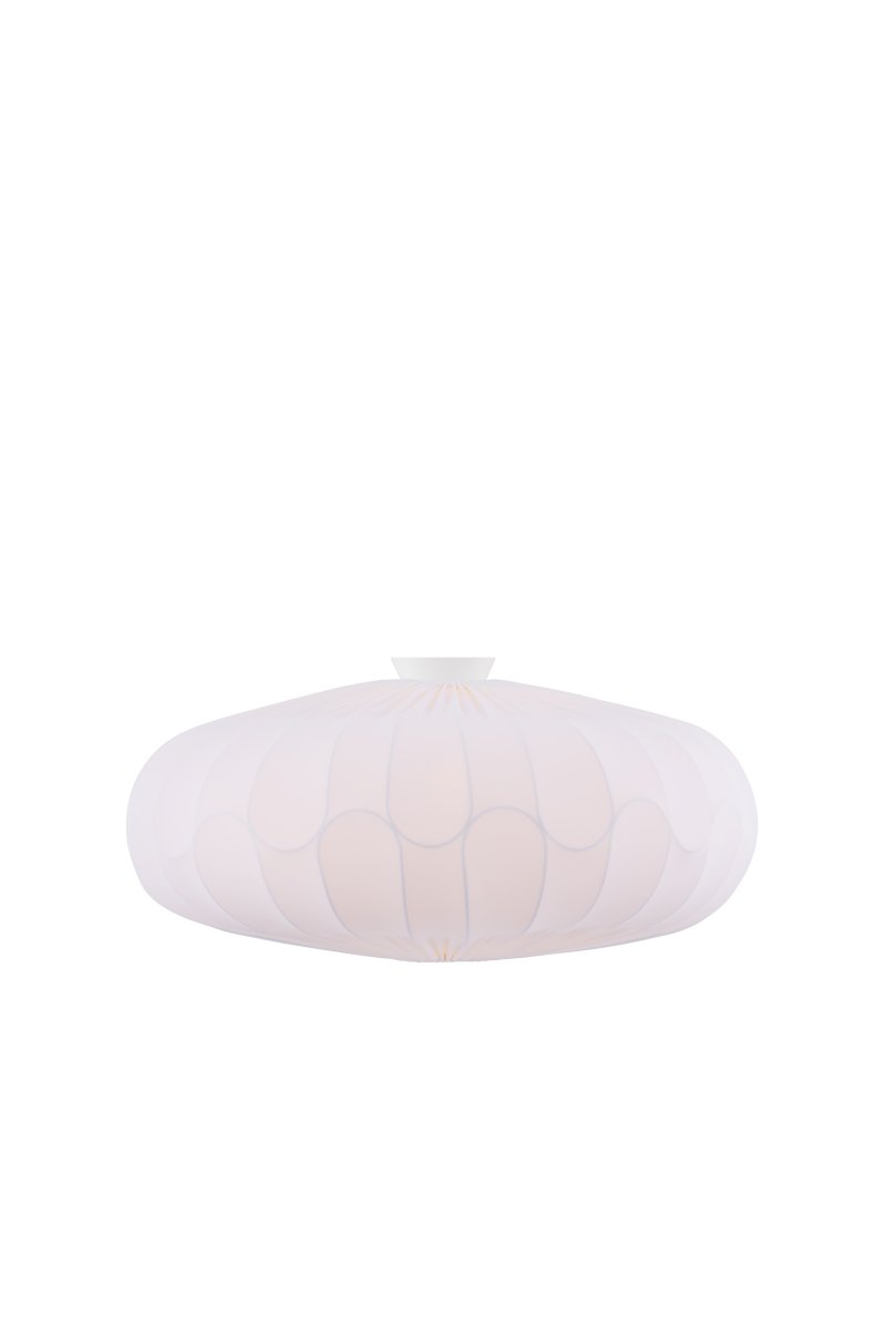 Bladverk Ø50 Blanc plafonnier De Globen Lighting - Confectionn&eacute; en tissu de coton extensible, Bladverk diffuse une lumi&egrave;re chaleureuse et accueillante qui sublime l'atmosph&egrave;re de toute pi&egrave;ce.