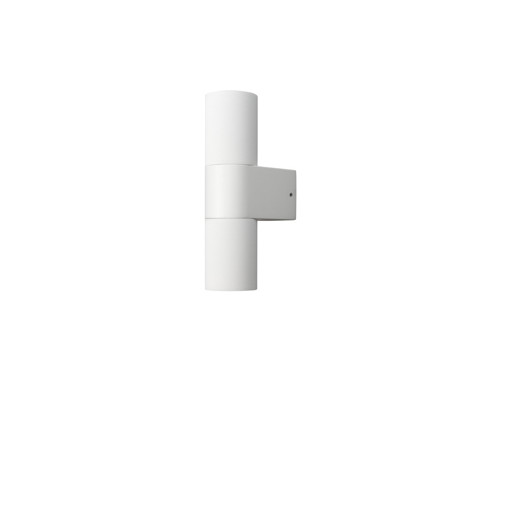 Temi Blanc lampe d’extérieur De Konstsmide - Le design minimaliste et arrondi ajoute une touche sophistiquée et crée un beau jeu de lumière qui met en valeur la façade.