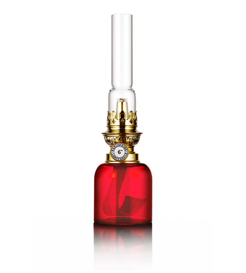Koholmen ROUGE De Karlskrona lampfabrik - La lampe du conducteur de train &ndash; comme on l'appelait &agrave; l'origine &ndash; est une petite lampe de remplacement pour la cabine du conducteur de train, qui est d&eacute;sormais disponible en trois tailles et diff&eacute;rentes couleurs et est devenue l'un de nos classiques les plus populaires.