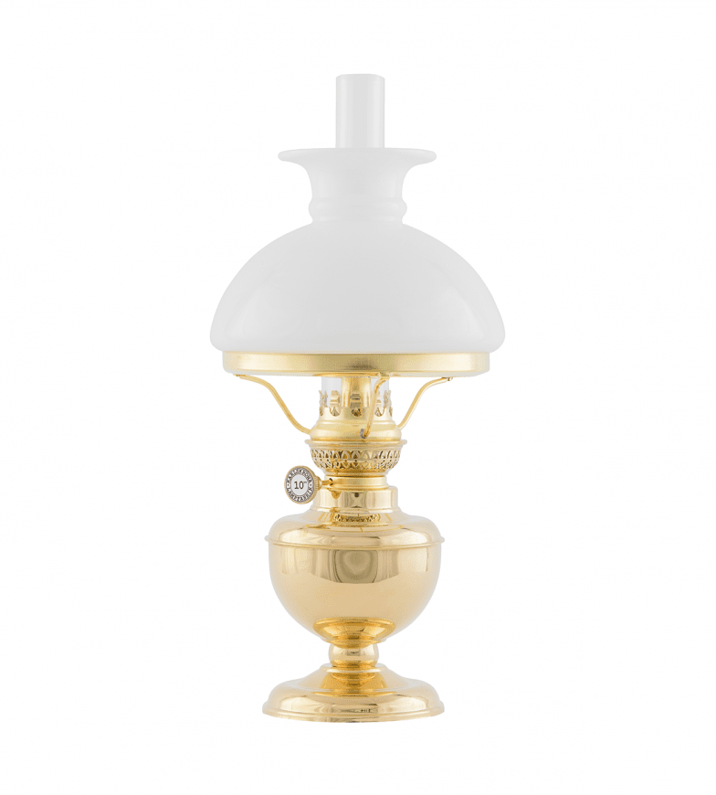 Aspö 155 Laiton De Karlskrona lampfabrik - Une petite lampe &agrave; p&eacute;trole classique avec un abat-jour en laiton, particuli&egrave;rement adapt&eacute;e aux ambiances maritimes.