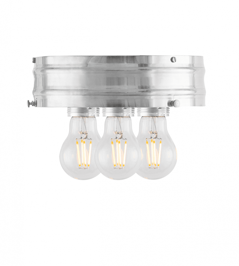 Heidenstam 200 Nickel De Karlskrona lampfabrik - Lampan &auml;r f&ouml;rsedd med tre ljusk&auml;llor f&ouml;r en j&auml;mnare och behagligare ljusbild, vilket &auml;r s&auml;rskilt viktigt vid anv&auml;ndandet av slipade kristallglas.