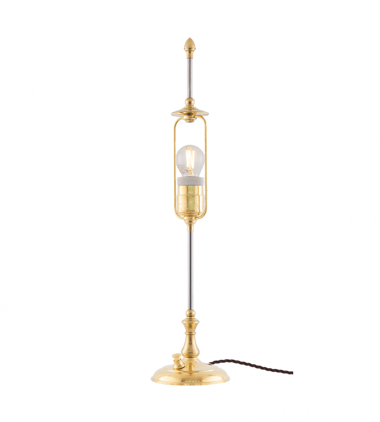 Kellgren Laiton De Karlskrona lampfabrik - Kellgren har sin f&ouml;rebild i det tidiga 1800-talets lampor d&auml;r sk&auml;rmen gick att justera f&ouml;r att f&ouml;lja vaxljusets l&auml;ngd allteftersom det brann ner.