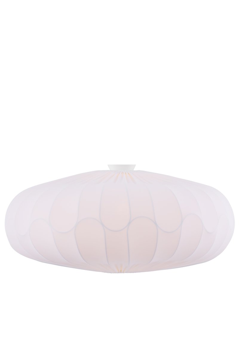 Bladverk Ø70 Blanc plafonnier De Globen Lighting - Confectionn&eacute; en tissu de coton extensible, Bladverk diffuse une lumi&egrave;re chaleureuse et accueillante qui sublime l'atmosph&egrave;re de toute pi&egrave;ce.