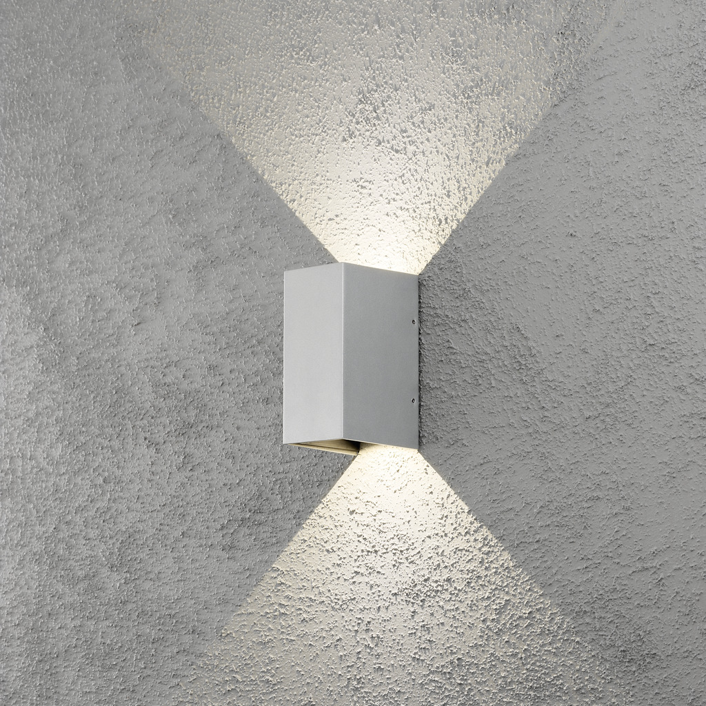 Cremona Gris lampe d’extérieur De Konstsmide - Grâce à des matériaux durables et de haute qualité, cette lampe est à la fois belle et résistante aux intempéries – un investissement idéal dans un style et une fonctionnalité durables.