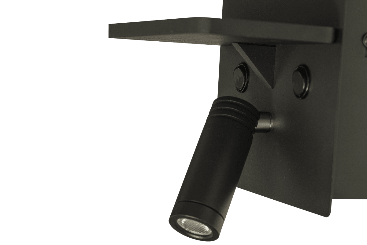 Astor Noir lampe de lecture De Aneta Lighting - Astor dispose &eacute;galement d'un plateau pratique avec un chargeur sans fil pour votre t&eacute;l&eacute;phone portable et de deux ports USB (USB A et C) &agrave; l'avant.