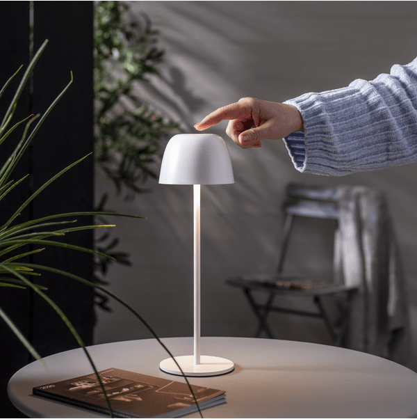 Ronda 35cm Blanc portable De Star Trading - Lampe de table rechargeable élégante avec fonction de gradation, qui se règle en maintenant un doigt sur le dessus.