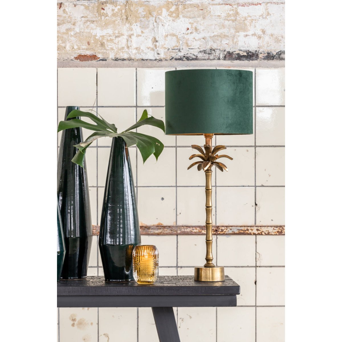 Armata 57cm Bronze pied de lampe De Light & Living - Avec son design unique inspiré des palmiers et sa finition bronze antique raffinée, ce pied de lampe dégage une allure luxueuse et caribéenne.