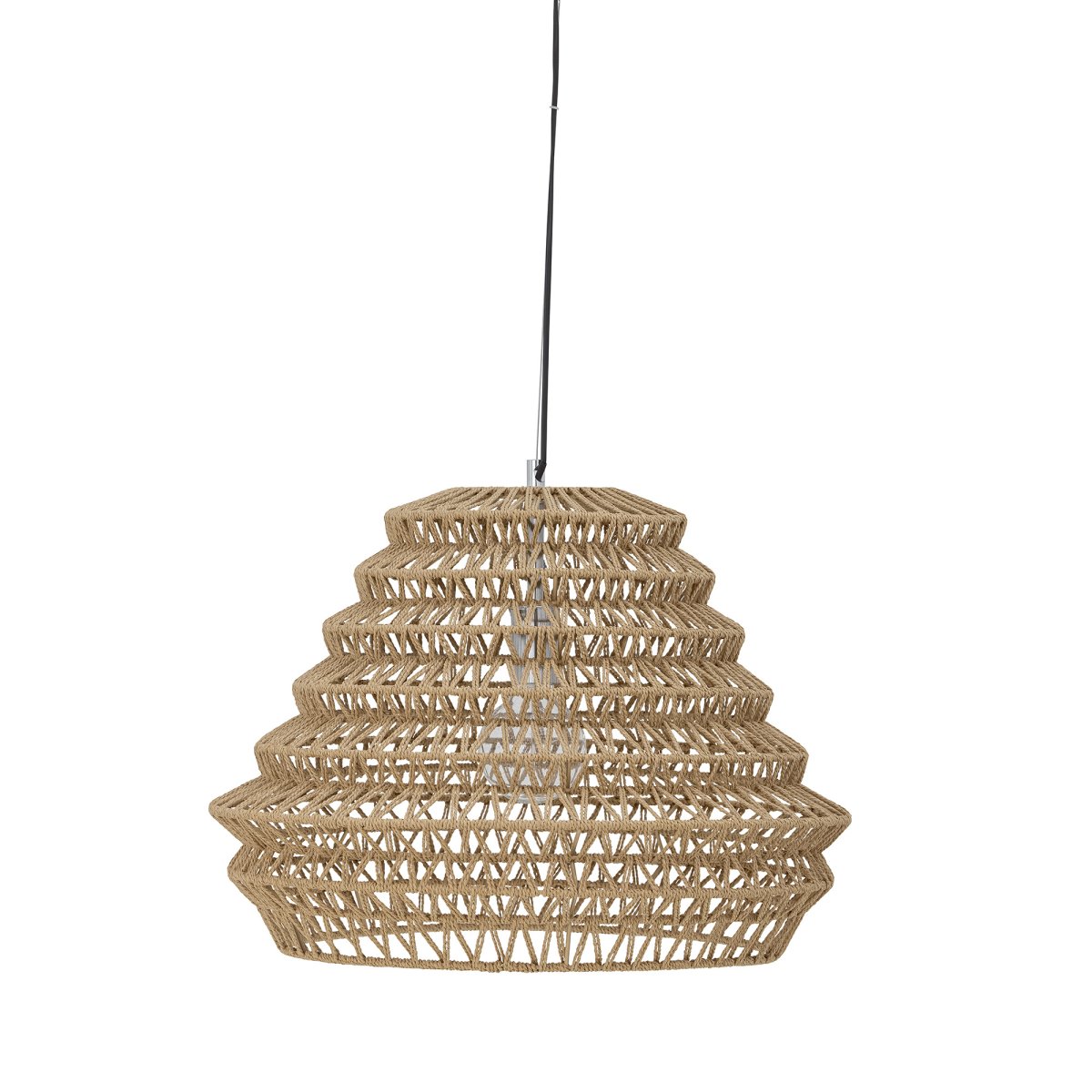 Isalina Ø55 Nature suspension De Bloomingville - Ce plafonnier harmonieux et &eacute;l&eacute;gant allie simplicit&eacute; et lumi&egrave;re chaleureuse, id&eacute;al pour tous ceux qui souhaitent une d&eacute;coration lumineuse et pleine d'&eacute;motion.