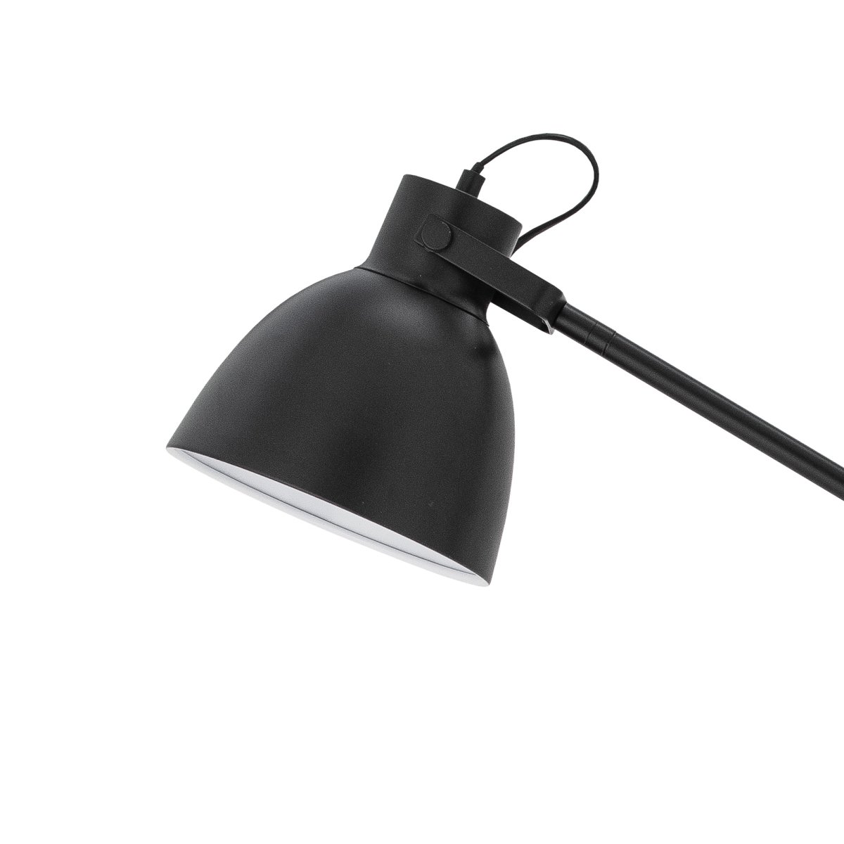 Barca Noir lampadaire De Bloomingville - &Eacute;l&eacute;gant et fonctionnel, ce lampadaire allie design classique et flexibilit&eacute; et s'int&egrave;gre aussi bien aux int&eacute;rieurs modernes que traditionnels.
