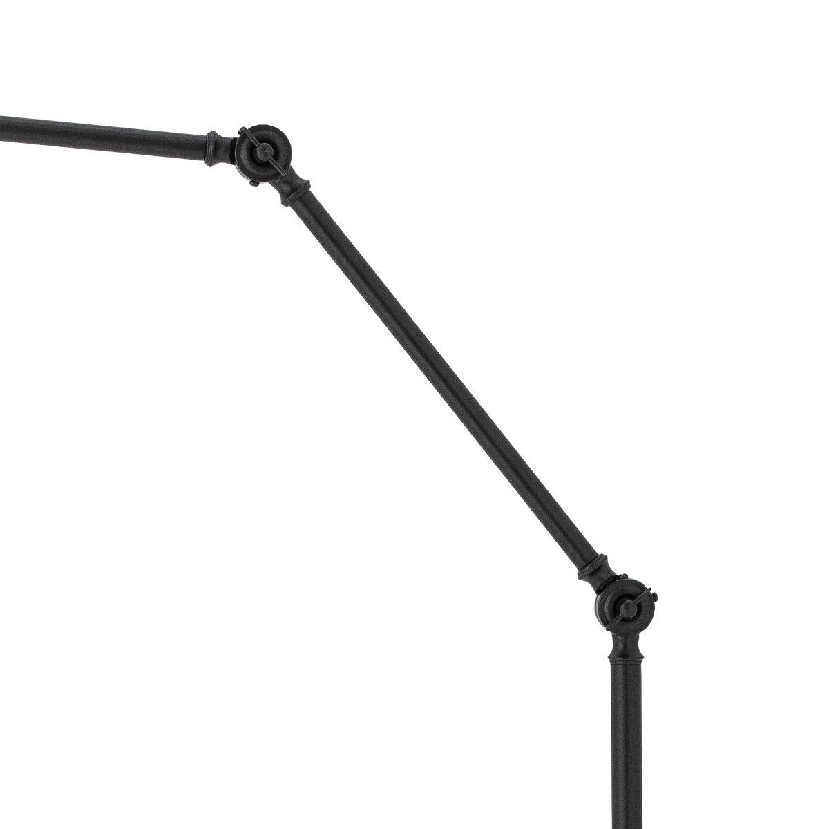 Barca Noir lampadaire De Bloomingville - &Eacute;l&eacute;gant et fonctionnel, ce lampadaire allie design classique et flexibilit&eacute; et s'int&egrave;gre aussi bien aux int&eacute;rieurs modernes que traditionnels.