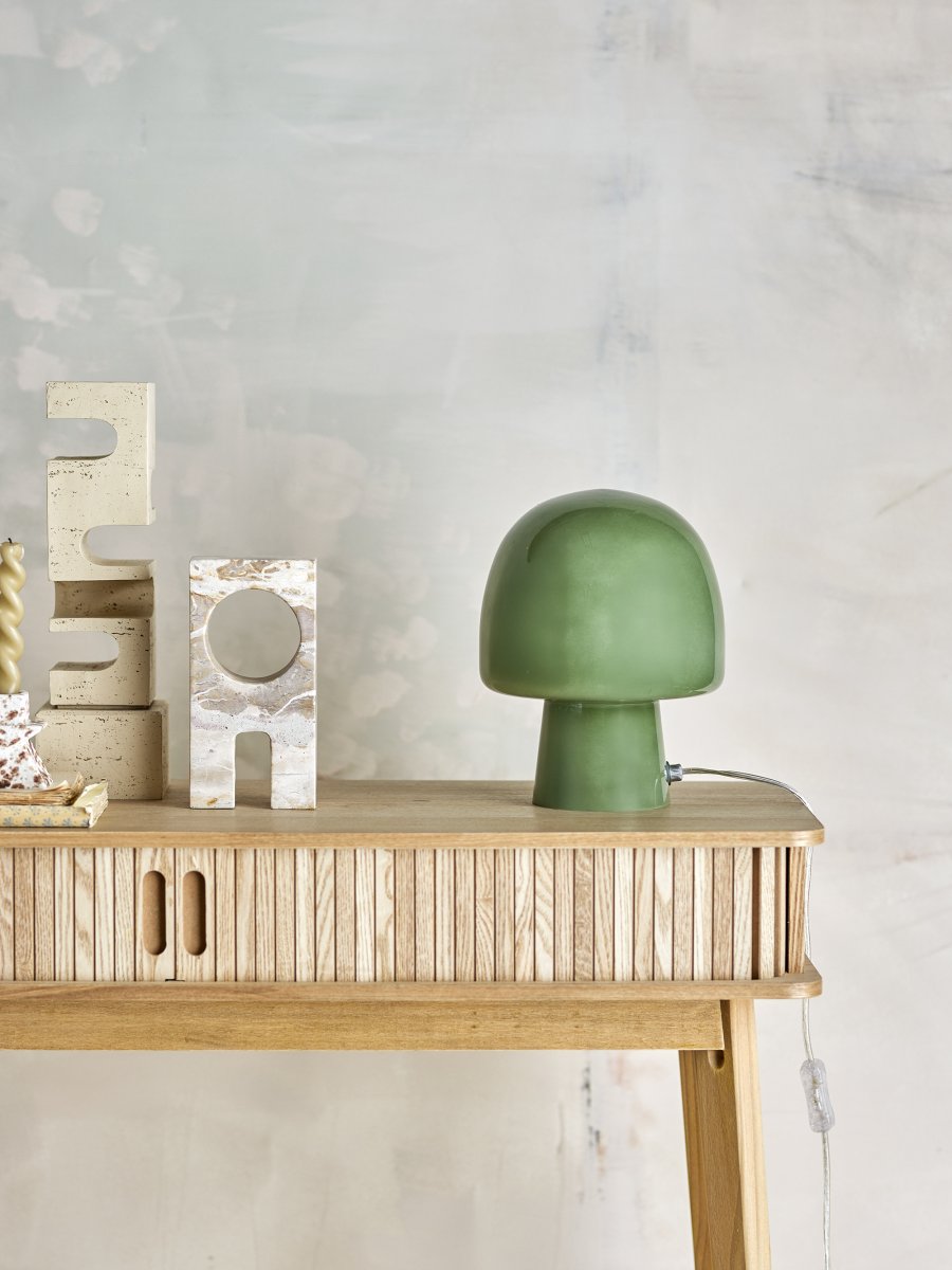 Paddy 26cm Vert lampe de table De Bloomingville - La lampe de table Paddy de Bloomingville est fabriqu&eacute;e en verre vert et sa forme charmante apporte &eacute;l&eacute;gance et personnalit&eacute; &agrave; n'importe quelle pi&egrave;ce.