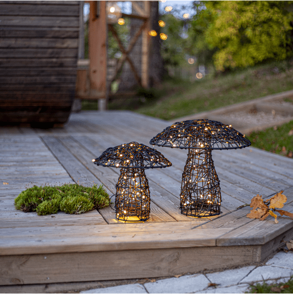 Otto 26cm Noir De Star Trading - Otto est une ravissante lampe de jardin en forme de champignon, fonctionnant sur piles.