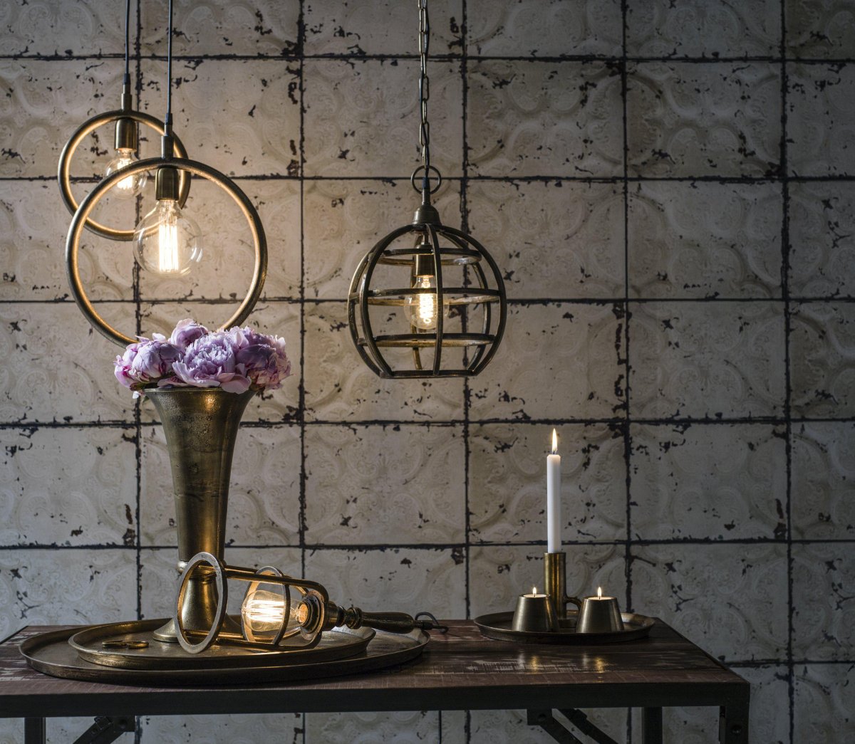 Circle Ø35 Argent suspension De PR Home - Le plafonnier Circle est un plafonnier simple et élégant en métal.