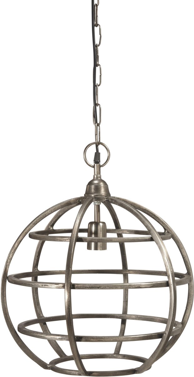 Bristol Ø40 Argent suspension De PR Home - Le plafonnier a une cha&icirc;ne de 1,2 m&egrave;tre de long et la cloche de plafond est de la m&ecirc;me couleur que la lampe.