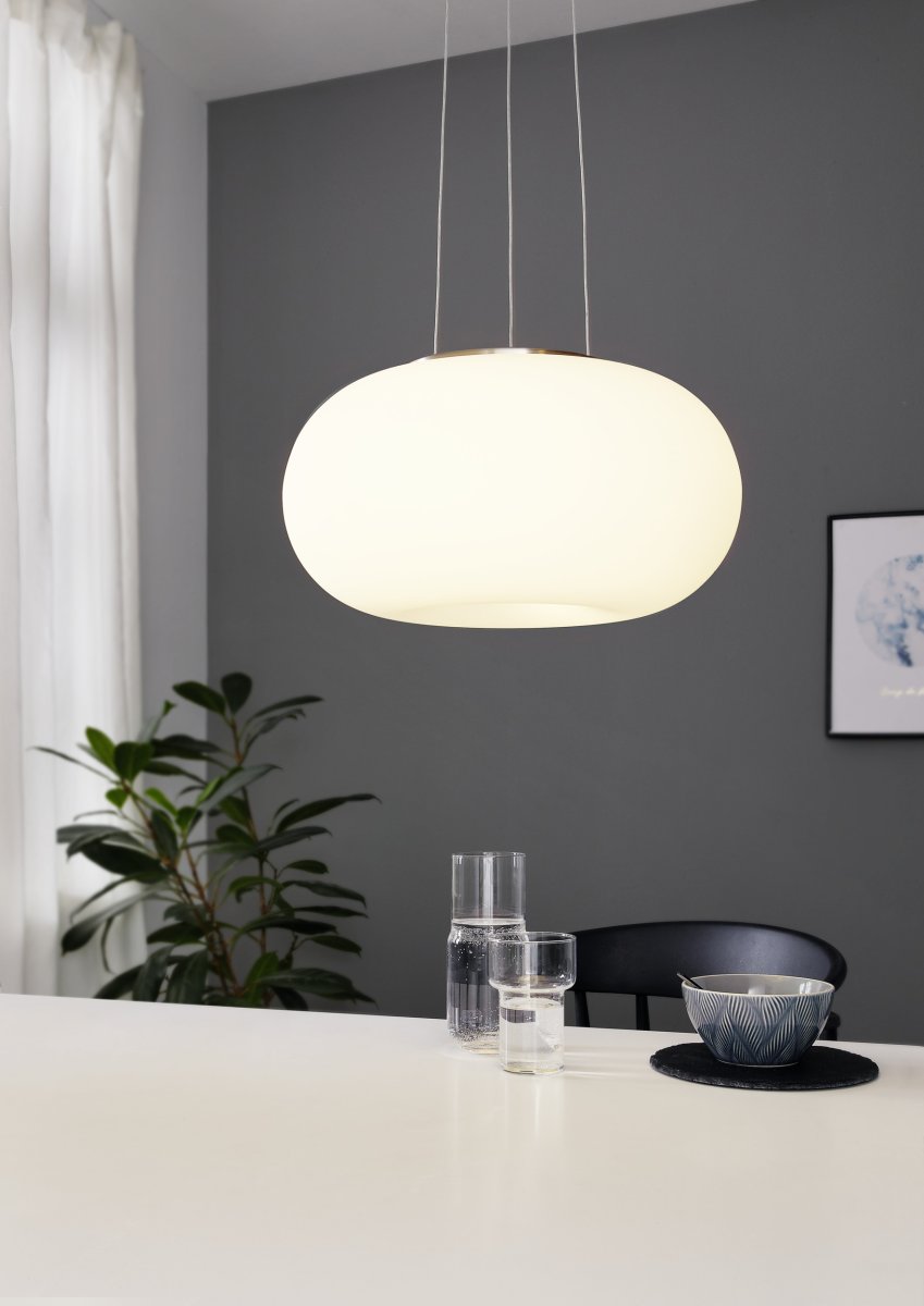Optica Ø37 Blanc suspension De Eglo - La suspension Optica est un plafonnier moderne et &eacute;l&eacute;gant qui diffuse une lumi&egrave;re douce et agr&eacute;able dans toute la pi&egrave;ce.