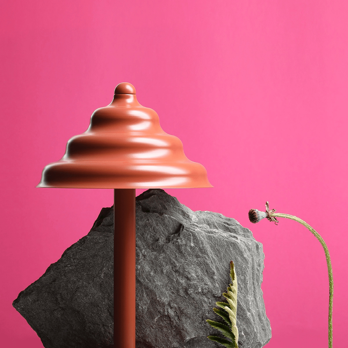 Wave 36cm Orange lampe de table De Artera - Wave est une lampe de table moderne au design rétro, ce qui en fait un luminaire polyvalent qui s'intègre dans n'importe quelle maison.