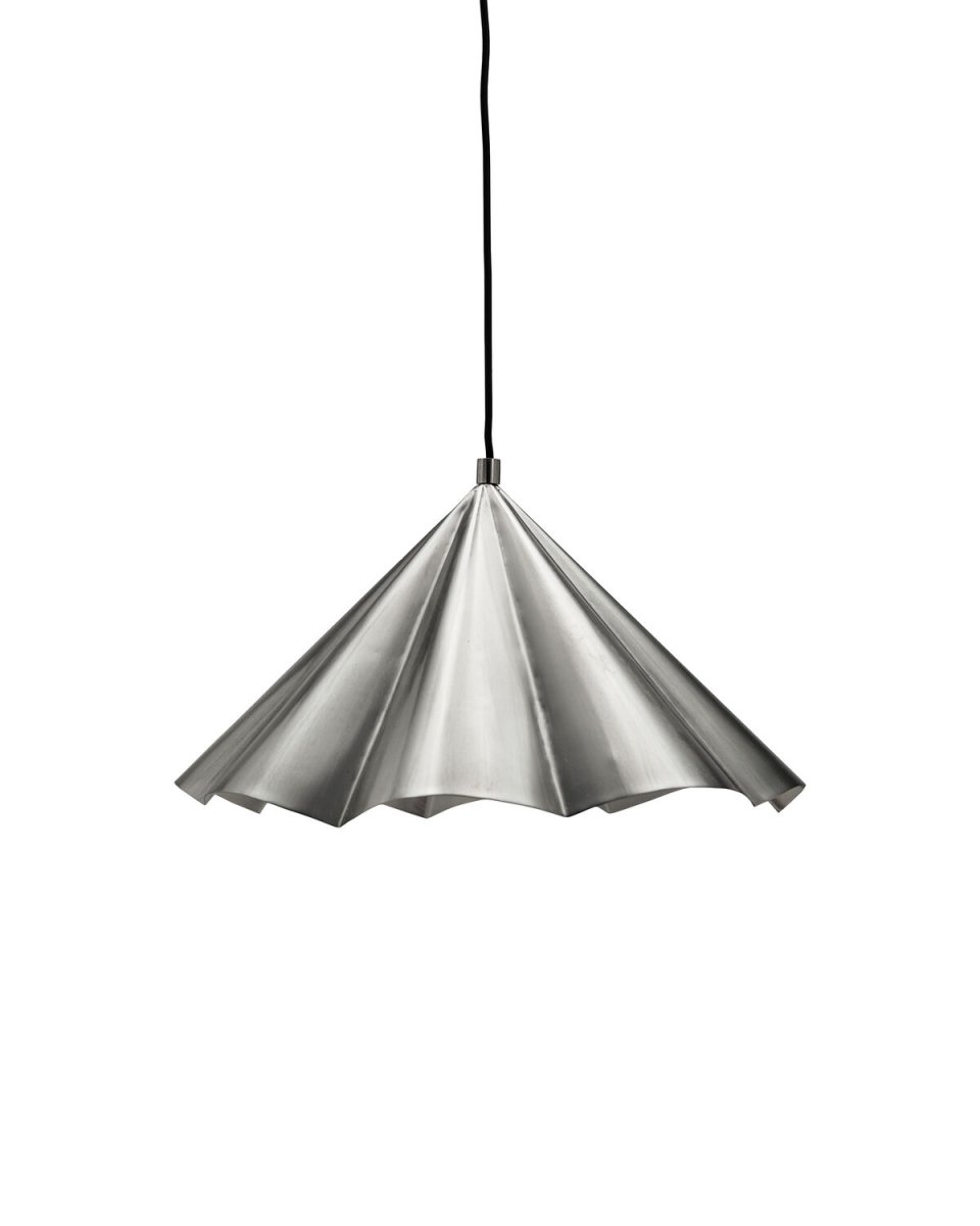 Flola Ø50 Argent suspension De House Doctor - Flola est une suspension d&eacute;corative au design saisissant qui ne manquera pas d'attirer les regards.
