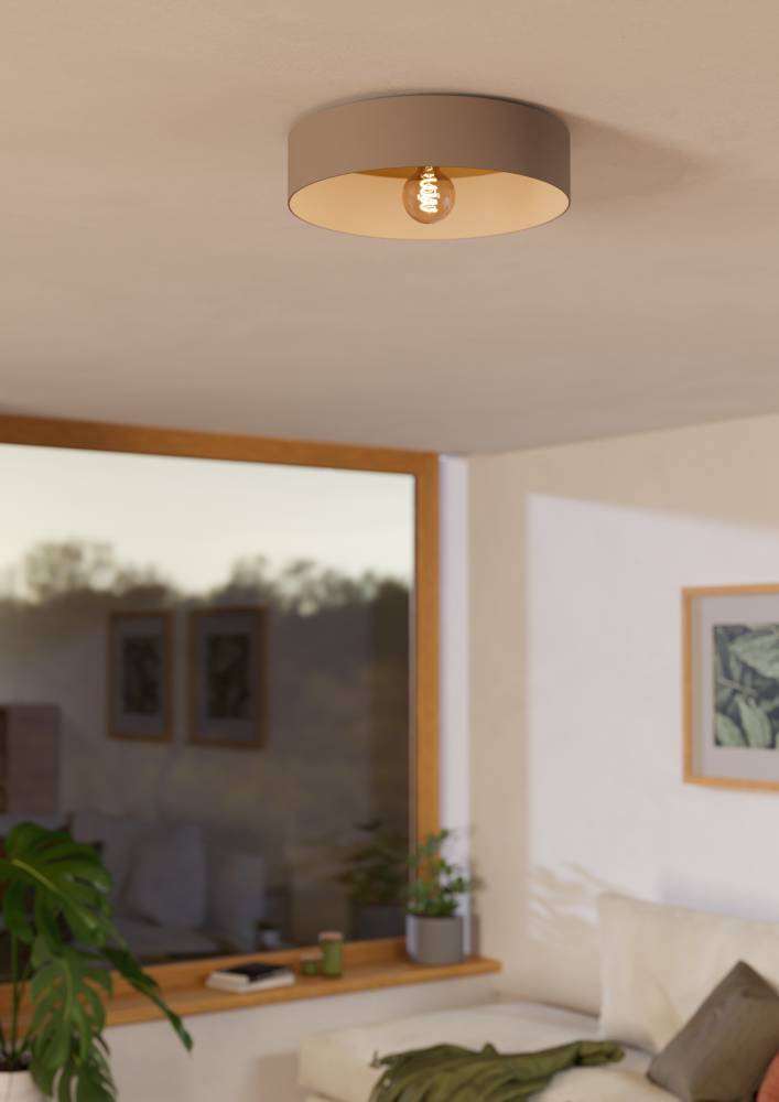 Duaia Ø42 Taupe plafonnier De Eglo - Parfait pour le salon, la chambre ou le couloir, o&ugrave; il ajoute &agrave; la fois style et fonctionnalit&eacute;.