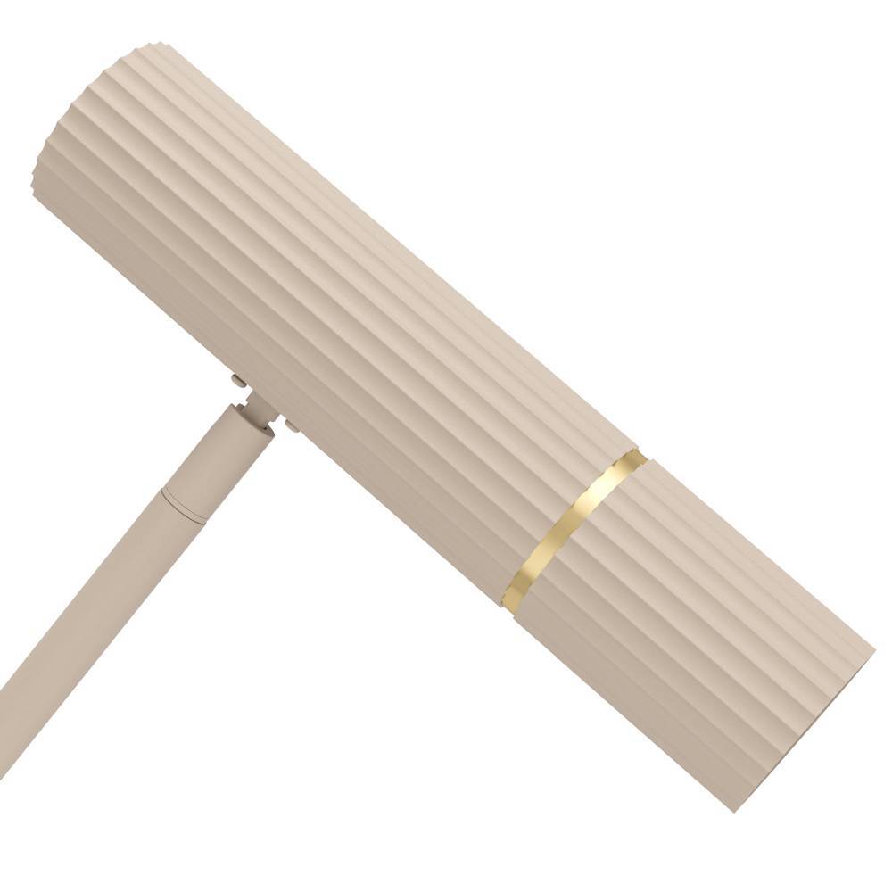 Caminia Beige lampadaire De Eglo - Avec sa forme fine et sa tête lumineuse réglable, il est parfait pour créer une lumière dirigée sur un canapé, un fauteuil ou un bureau.