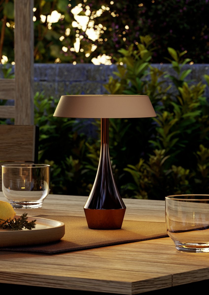 Turcio 20cm Bronze portable De Eglo - Turcio est une lampe portable en métal avec un pied en bronze brillant et un abat-jour texturé brun foncé.
