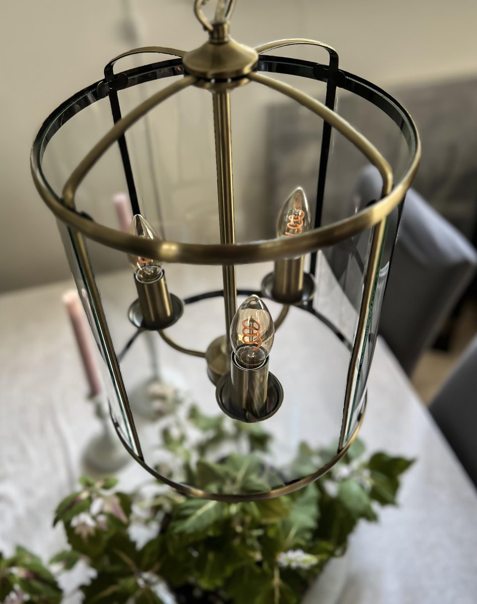 Budgie Ø28 Antique suspension De Aneta Lighting - Baldaquin de plafond en métal de couleur assortie avec suspension à crochet et pince de connexion.