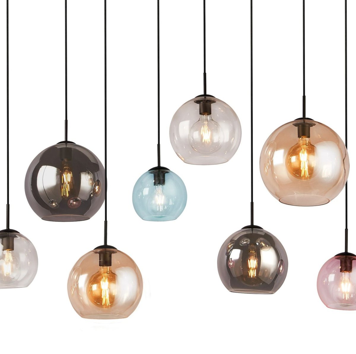 Mardi Gras 150cm Multicolore suspension De Searchlight - La combinaison de différentes couleurs et la hauteur réglable font de cette lampe un élément de décoration intérieure flexible et accrocheur qui ajoute à la fois lumière et style.