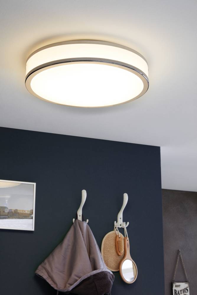 Palermo Ø40 Blanc plafonnier De Eglo - Dot&eacute; d'un design chrom&eacute; &eacute;l&eacute;gant et d'un panneau LED &agrave; lumi&egrave;re douce, il offre &agrave; la fois une apparence esth&eacute;tique agr&eacute;able et un &eacute;clairage &eacute;conome en &eacute;nergie.
