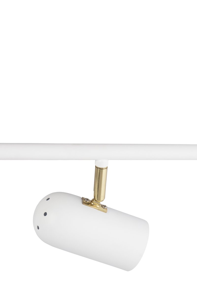 Swan 3 Blanc spot De Globen Lighting - Ses trois abat-jour en maille sont r&eacute;glables verticalement et lat&eacute;ralement, ce qui en fait un luminaire id&eacute;al pour un &eacute;clairage directionnel, par exemple dans un couloir ou sur un mur de galerie.