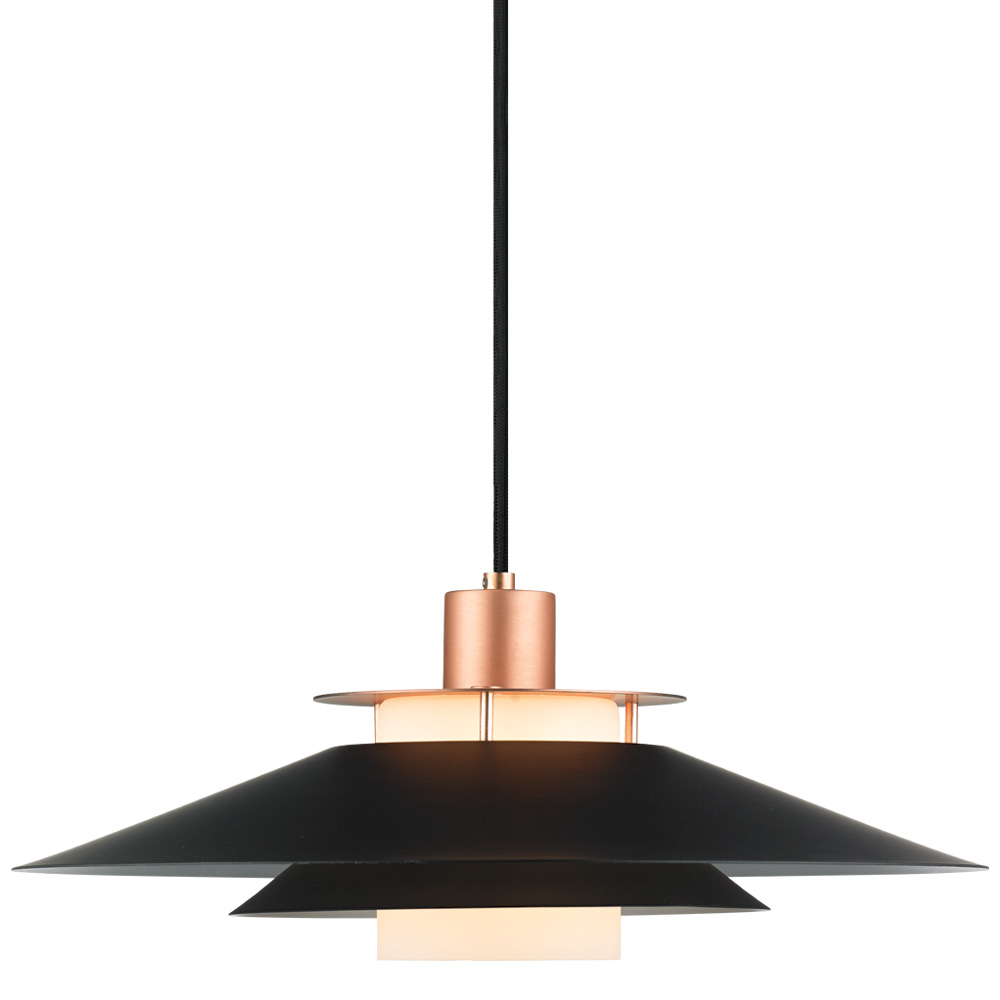 Rivoli Ø40 Cuivre suspension De Halo Design - Le plafonnier Rivoli est une source lumineuse élégante et moderne qui sublime votre intérieur grâce à son design intemporel.