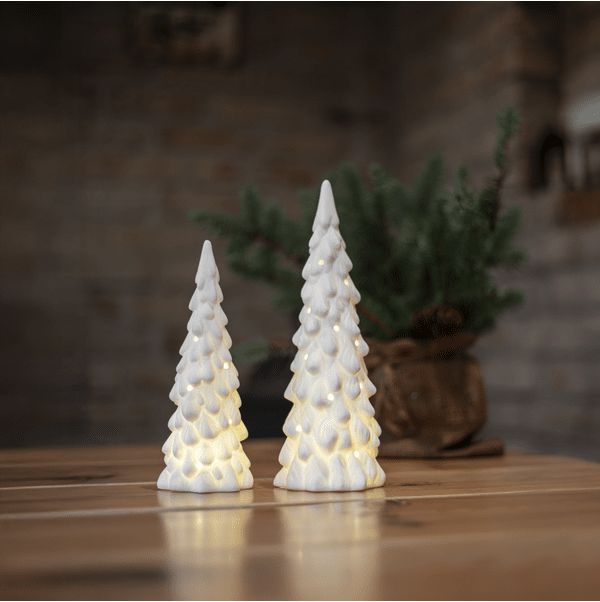 Vinter 26cm Blanc De Star Trading - Sapins en porcelaine blanche scintillante, fonctionnant sur piles.