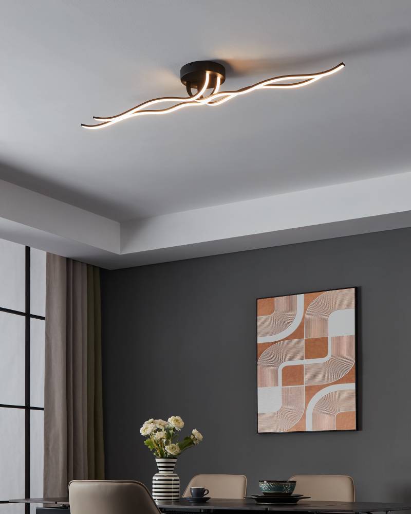 Roncade 116cm Noir plafonnier De Eglo - La forme minimaliste et fluide donne à la lampe une expression élégante et sophistiquée, ajoutant une touche d'art moderne à votre maison.