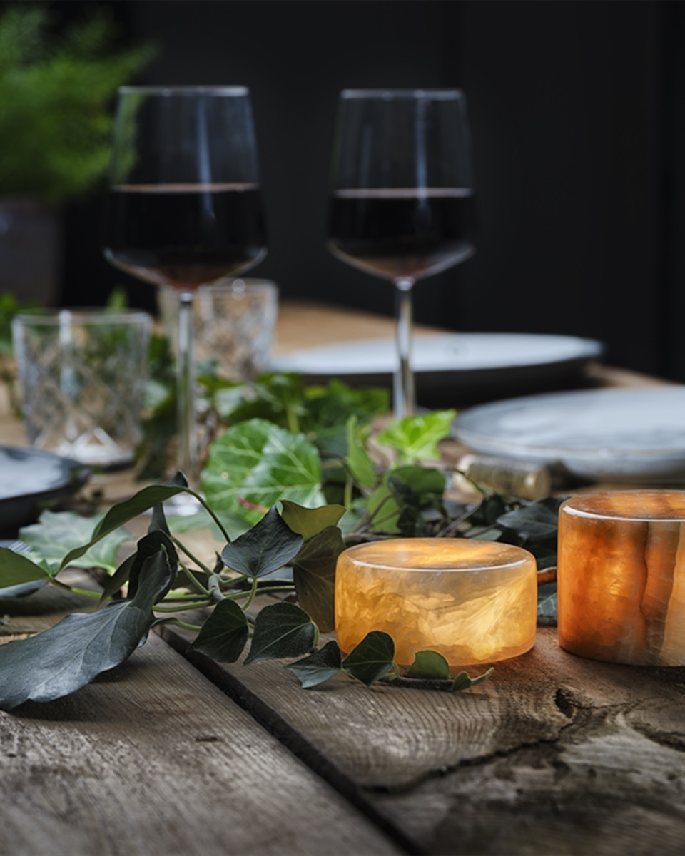 Marble 6cm Beige De Unison - Le marbre est un bel &eacute;l&eacute;ment d&eacute;coratif pour une table, une fen&ecirc;tre ou une &eacute;tag&egrave;re, et diffuse une lumi&egrave;re agr&eacute;able dans toute la pi&egrave;ce.