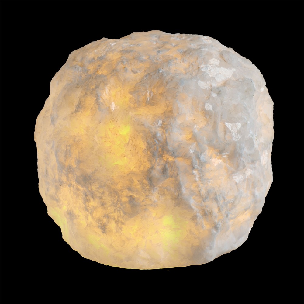 Marble 10cm Blanc De Unison - Sa forme ronde et irr&eacute;guli&egrave;re et le marbre blanc &eacute;voquent une boule de neige, tandis que sa lumi&egrave;re chaude cr&eacute;e un contraste chaleureux.